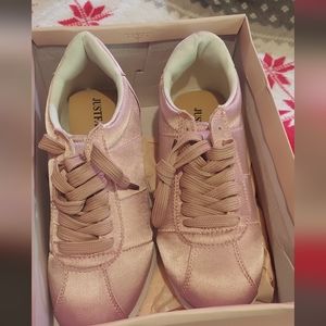 Size 8(fits like 7.5)